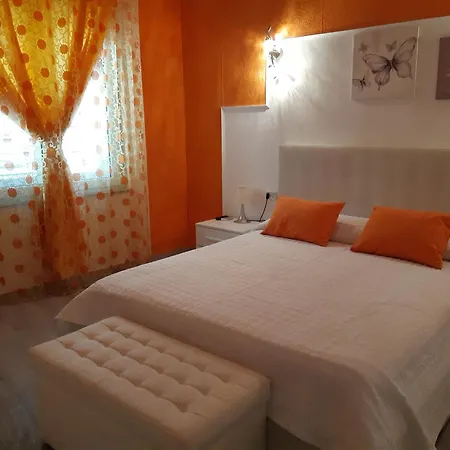 Apartment Appartamento Le Rondini Domus De Maria